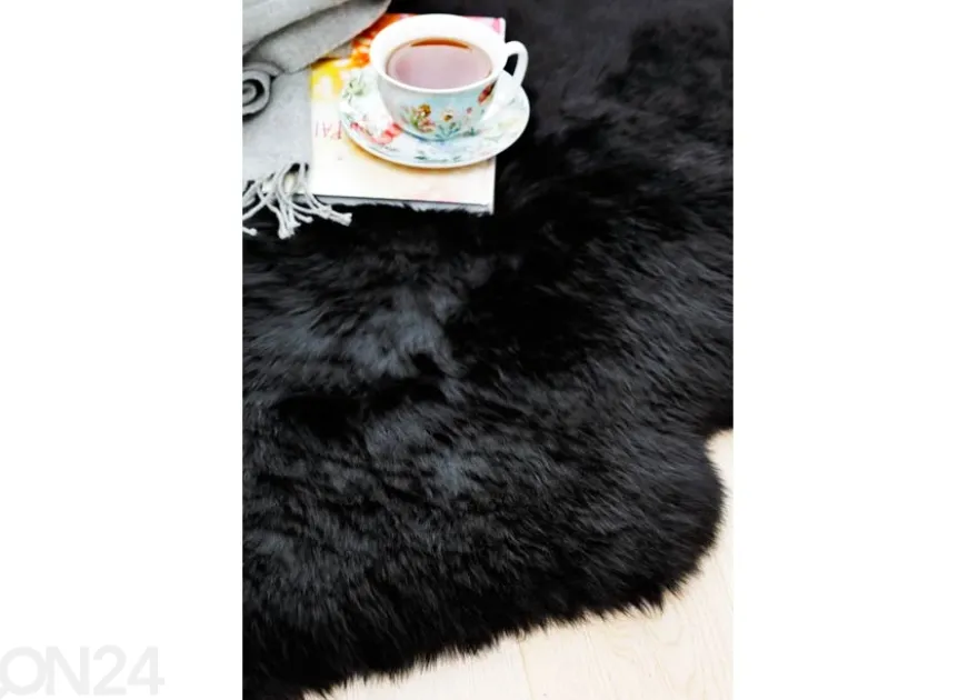 Aito lampaantalja Merino black Quatro ±90x180 cm