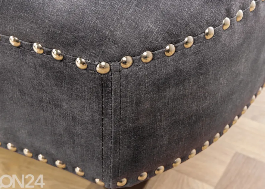 Divaani Chesterfield