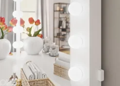 Meikkipöytä + LED peili