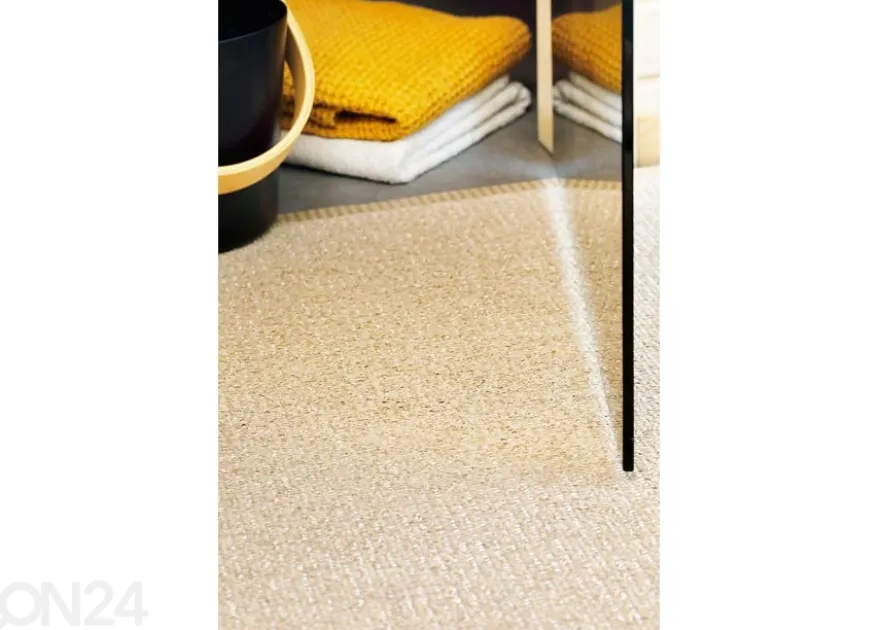 Narma muovimatto Neve cream metallic 70x100 cm