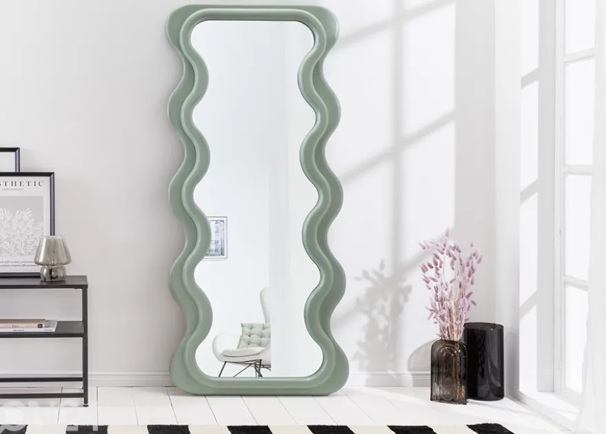 Peili Curvy