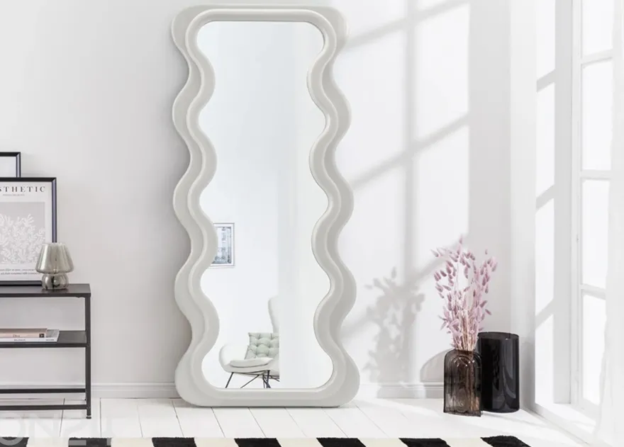 Peili Curvy