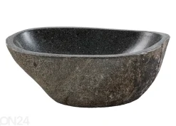 Pesuallas jokikivestä