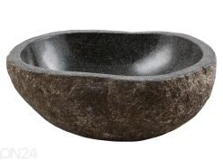 Pesuallas jokikivestä
