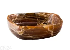 Pesuallas korukivestä