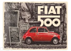 Retrotyylinen metallitaulu Fiat 500 - Red Car In The Street 30x40 cm